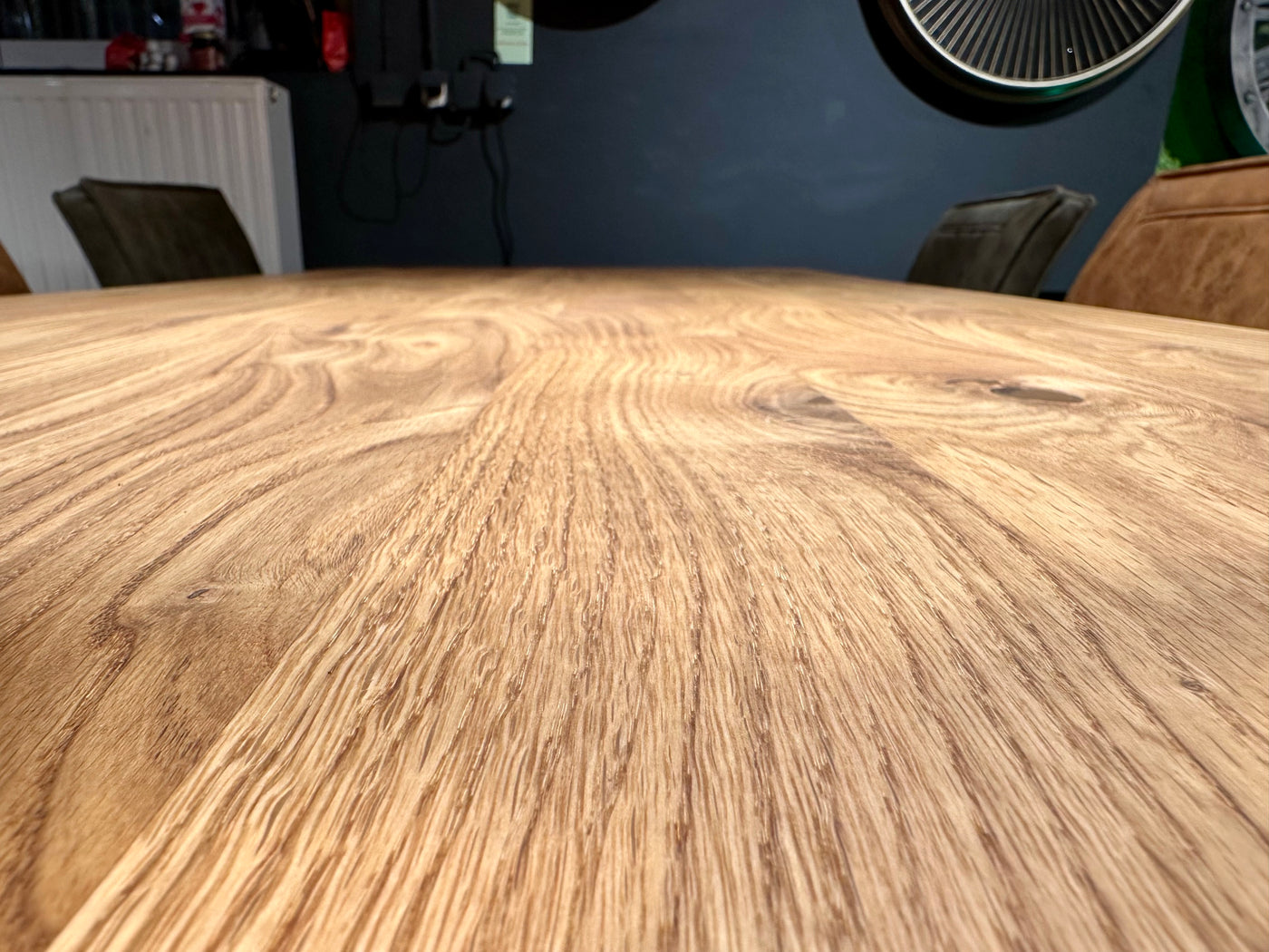 Table à manger danoise ovale design en chêne massif 3 - de 200 à 240 cm huilé avec piètement spider noir et bord suisse