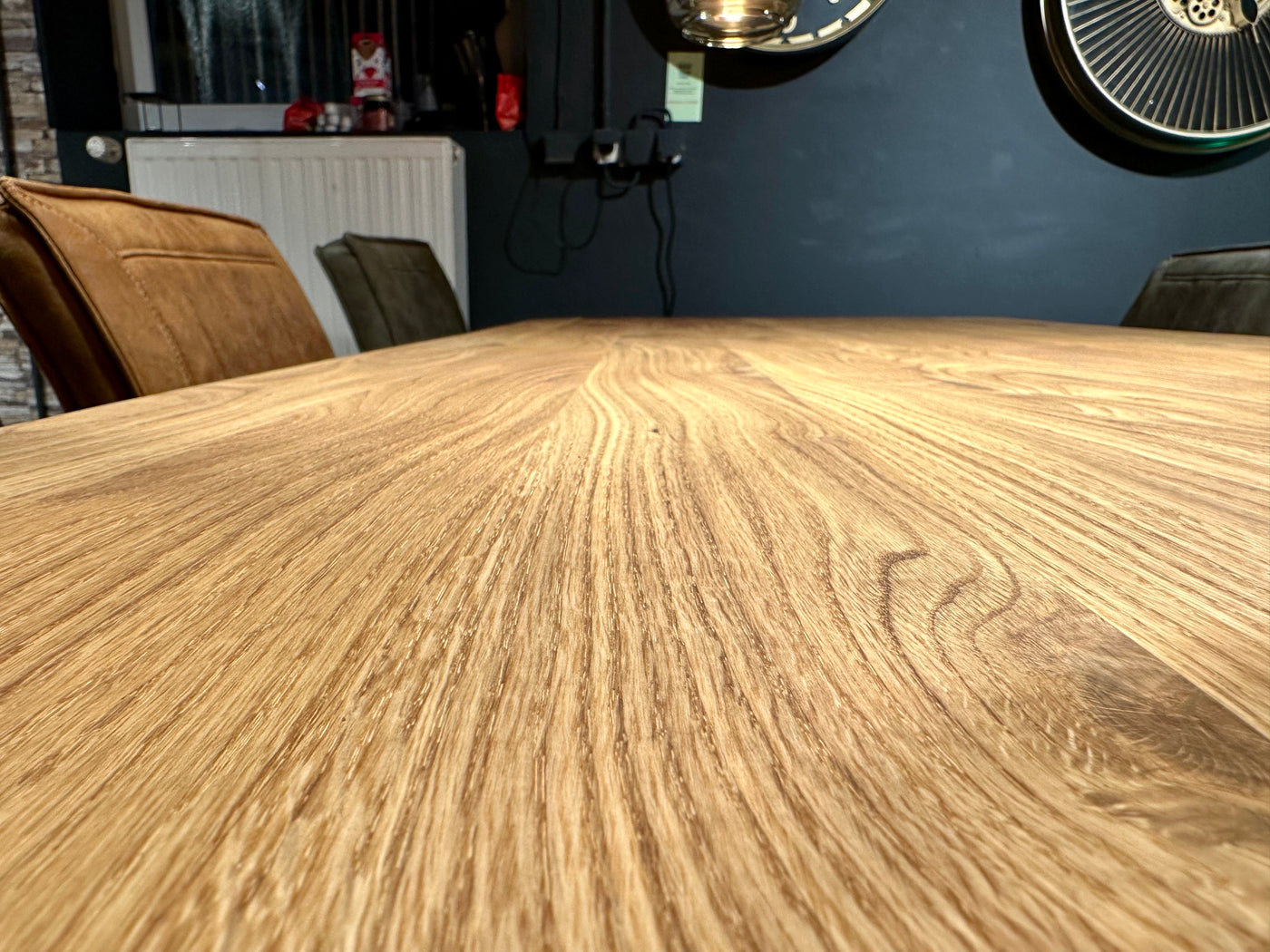 Table à manger danoise ovale design en chêne massif 3 - de 200 à 240 cm huilé avec piètement spider noir et bord suisse