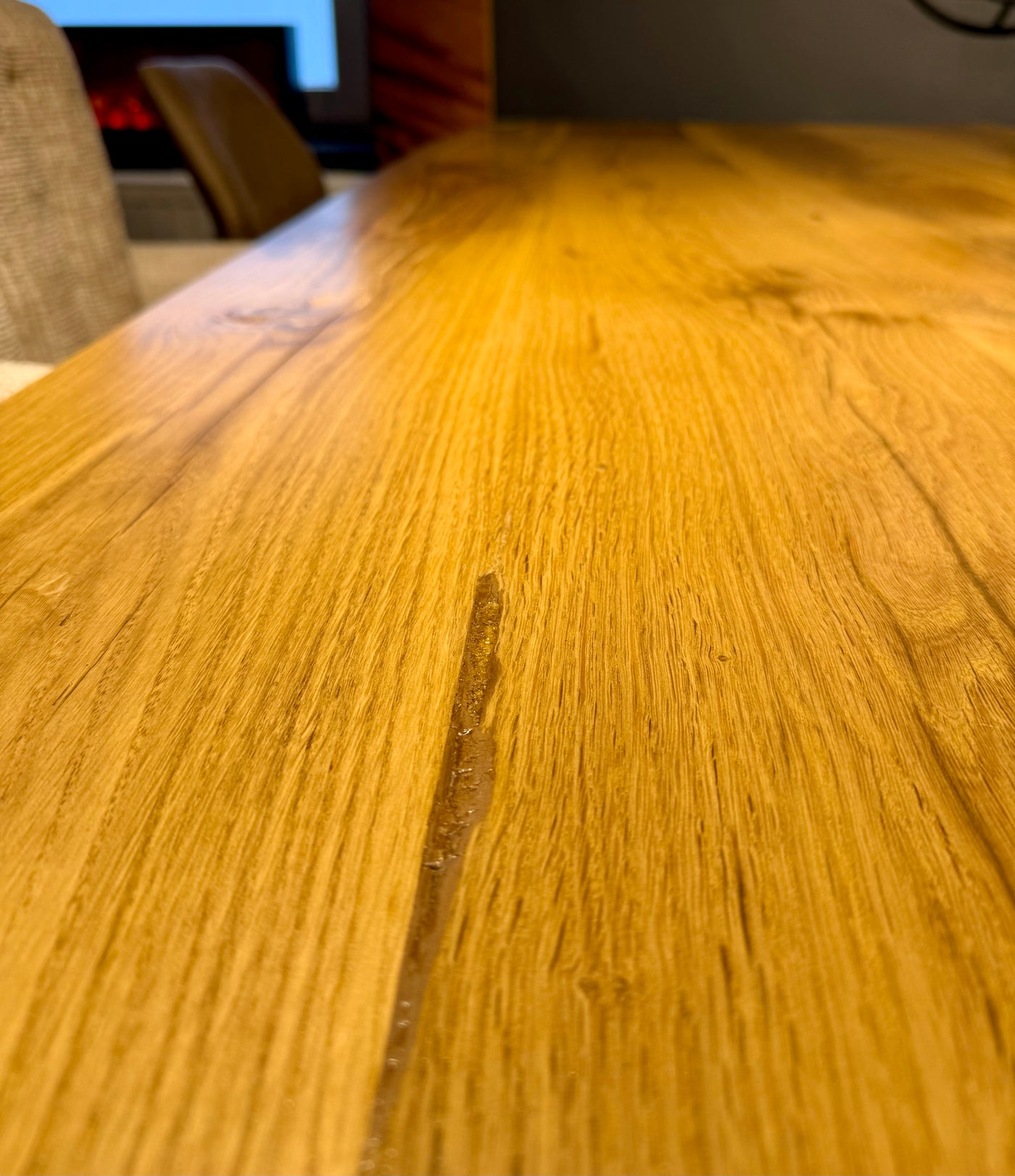 Esstisch Riga Alteiche massiv 240 cm in 4 cm Dicke Holz Lack mit Y Spider Metall Gestell schwarz Einzelstück