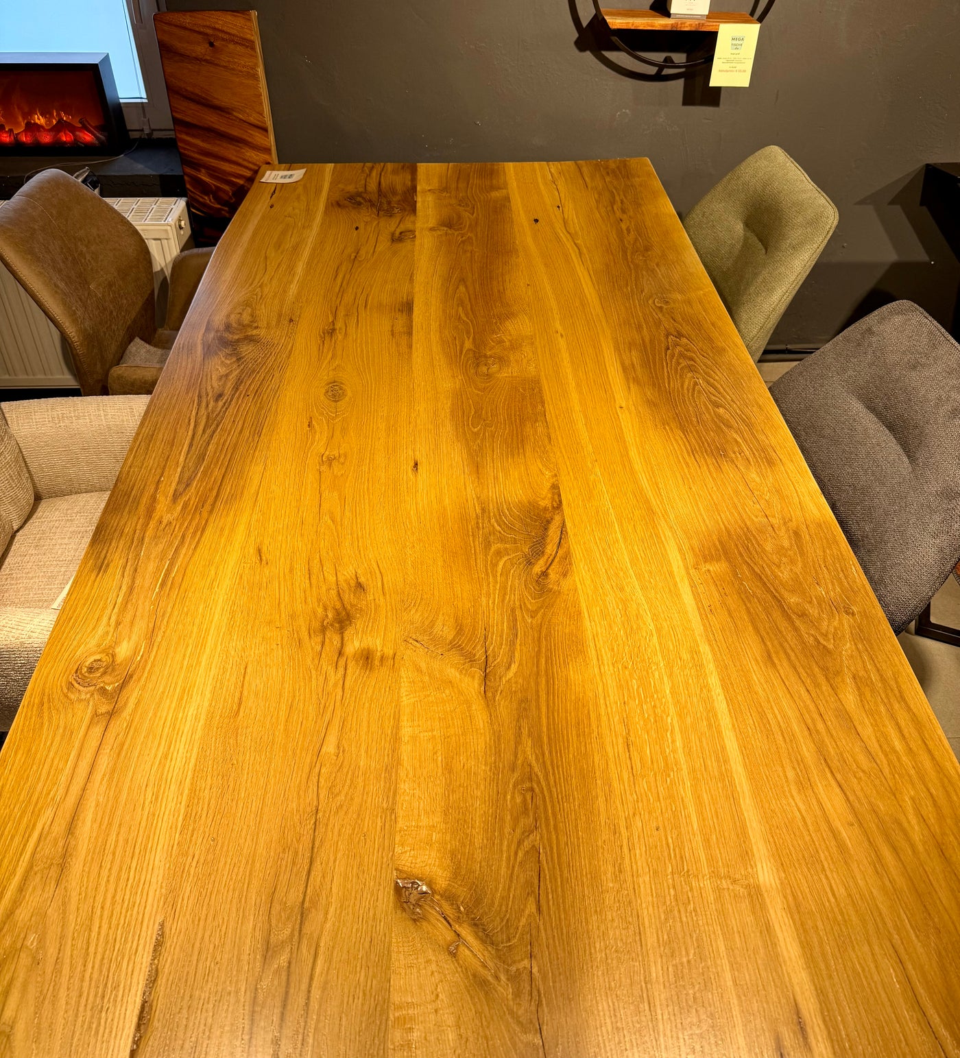 Esstisch Riga Alteiche massiv 240 cm in 4 cm Dicke Holz Lack mit Y Spider Metall Gestell schwarz Einzelstück
