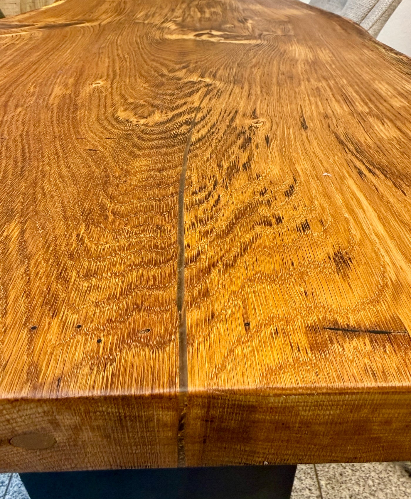 Epoxidharz Baumkante Esstisch Wildeiche 160 cm mit Gestell Wange