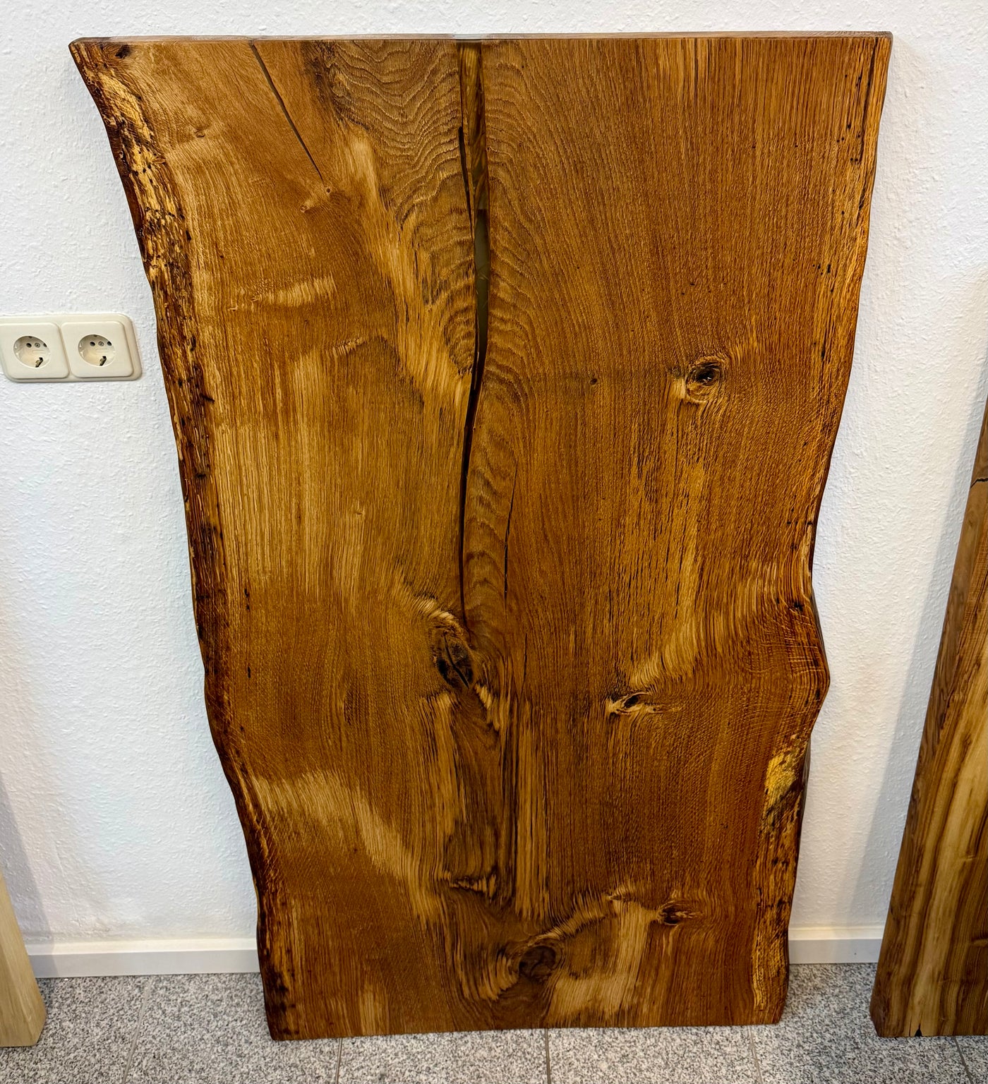 Epoxidharz Baumkante Esstisch Wildeiche 140 cm mit Spider Gestell