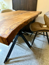 Epoxidharz Baumkante Esstisch Wildeiche 140 cm mit Spider Gestell