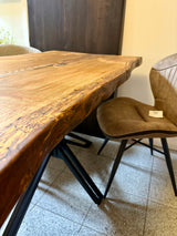 Epoxidharz Baumkante Esstisch Wildeiche 140 cm mit Spider Gestell