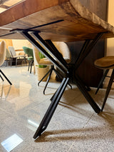 Epoxidharz Baumkante Esstisch Wildeiche 140 cm mit Spider Gestell