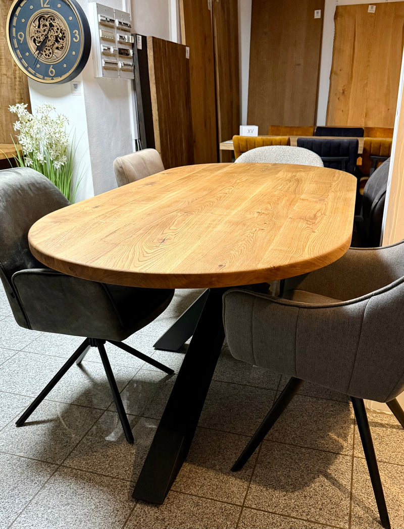 Esstisch Osnabrück Eiche massiv 200 cm in 4 cm Dicke Holz geölt mit Spider Metall Gestell schwarz