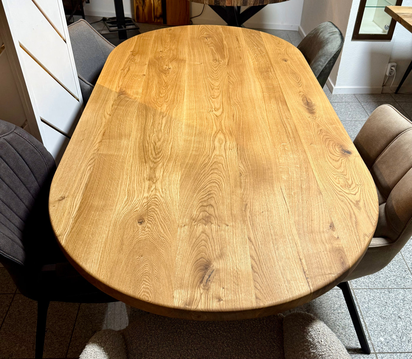 Esstisch Osnabrück Eiche massiv 200 cm in 4 cm Dicke Holz geölt mit Spider Metall Gestell schwarz
