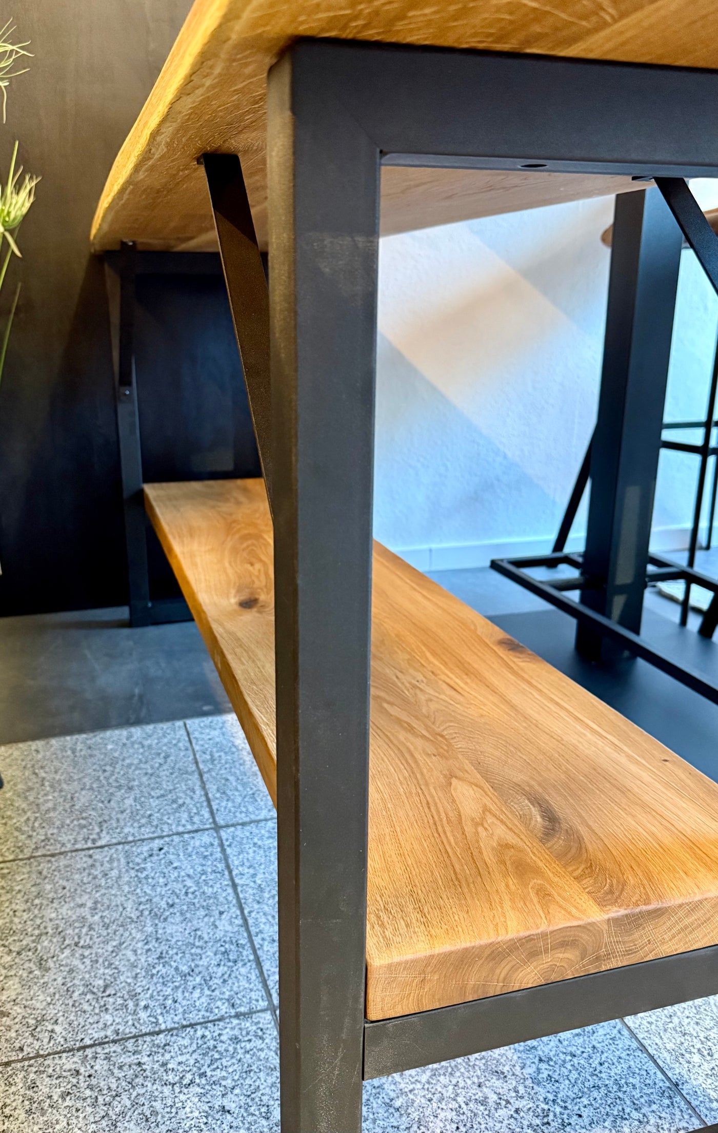Sitzbank Stehtisch Eiche massiv auch Anrichte mit Gestell
