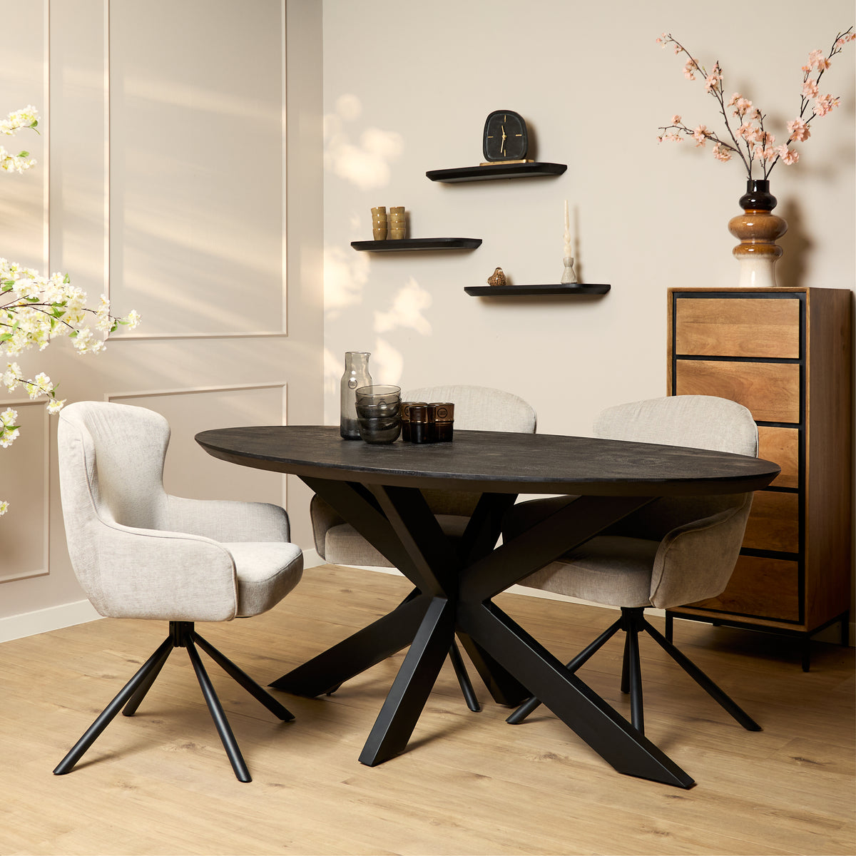 Esstisch oval Brandy Schwarz Mangoholz in 4 Größen