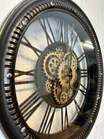 Lade das Bild in den Galerie-Viewer, Wanduhr Chicago Zahnrad schwarz-gold Metall Zählwerk 53 cm
