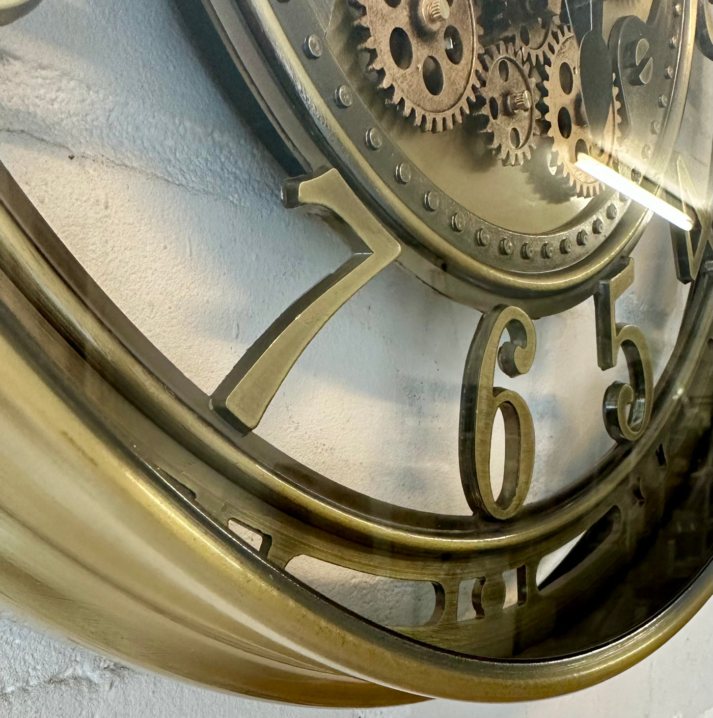 Horloge murale à engrenages Berlin avec mécanisme doré, 55 cm