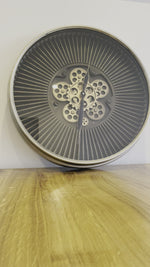 Laden und Abspielen von Videos im Galerie-Viewer, 80 cm Turbine Wanduhr rund silber grau Zahnrad animiert Wand Uhr Industrial
