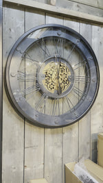 Laden und Abspielen von Videos im Galerie-Viewer, 90 cm Wanduhr schwarz gold Industrial Metall Uhr XXL Zahnrad Animation Zahnräder drehend
