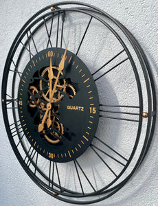 Große Wanduhr QUARTZ Industrie Stil Zahnrad Zählwerk 62 cm Schwarz matt gold