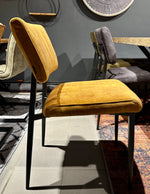 Lade das Bild in den Galerie-Viewer, Stuhl Ivanka Samt in 3 Farben ocker-gelb grün anthrazit-grau mit Metallgestell
