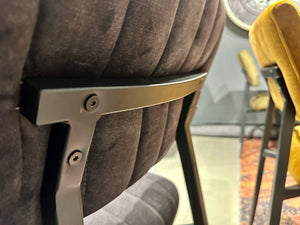 Stuhl Ivanka Samt in 3 Farben ocker-gelb grün anthrazit-grau mit Metallgestell
