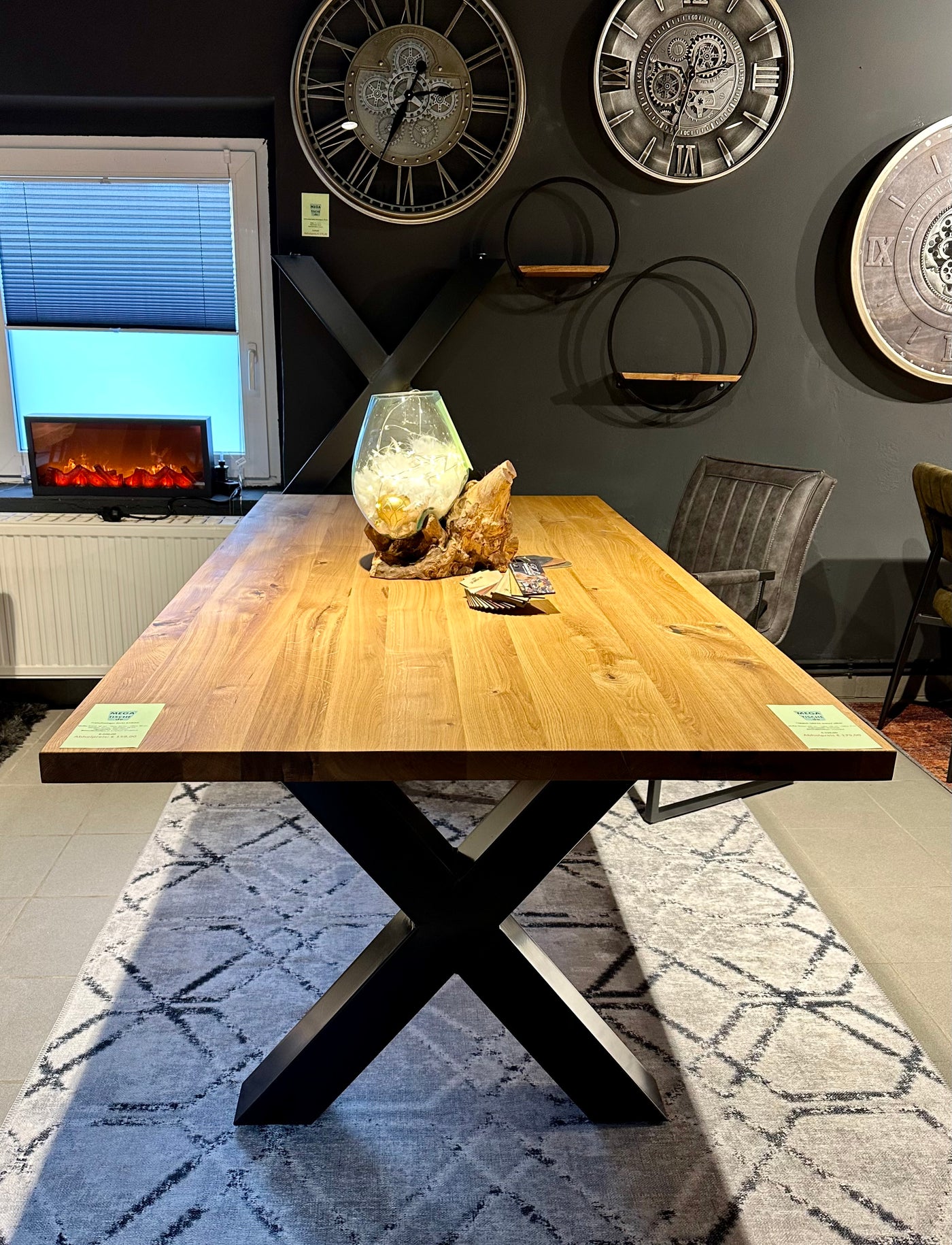 Table de salle à manger Hamburg en chêne massif de 200 à 300 cm, épaisseur 4 cm, bois huilé avec piétement en métal en X noir, 6 tailles