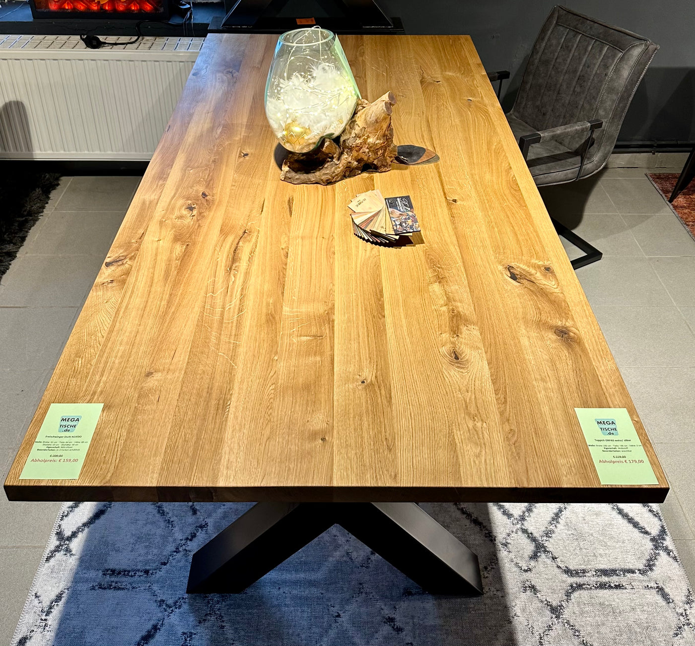Table de salle à manger Hamburg en chêne massif de 200 à 300 cm, épaisseur 4 cm, bois huilé avec piétement en métal en X noir, 6 tailles