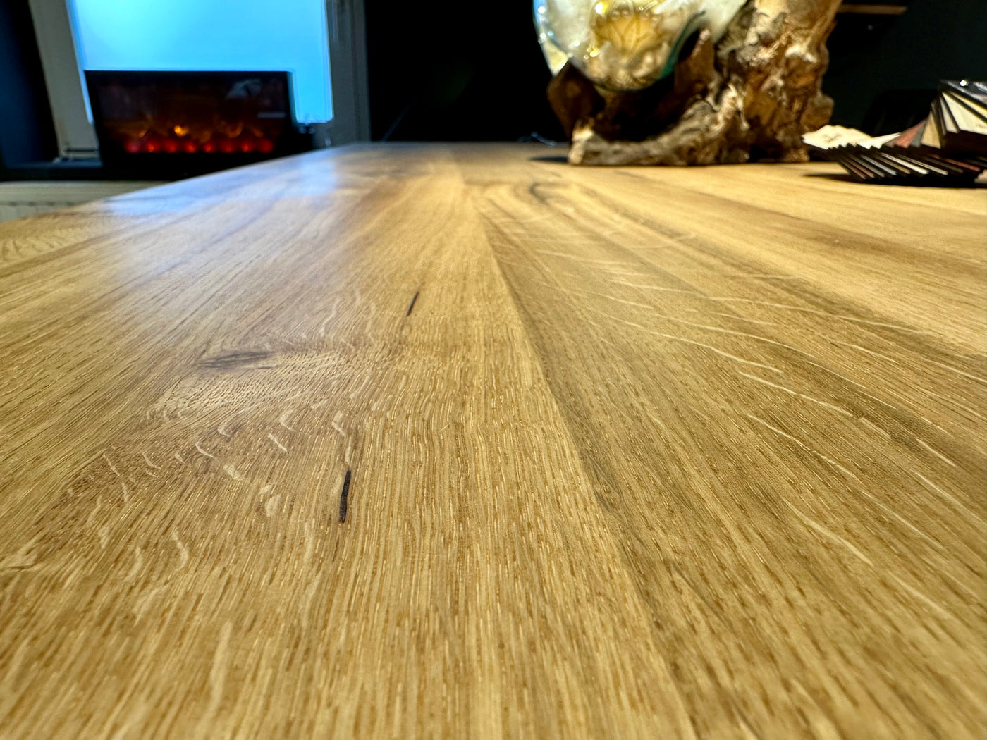 Table de salle à manger Hamburg en chêne massif de 200 à 300 cm, épaisseur 4 cm, bois huilé avec piétement en métal en X noir, 6 tailles