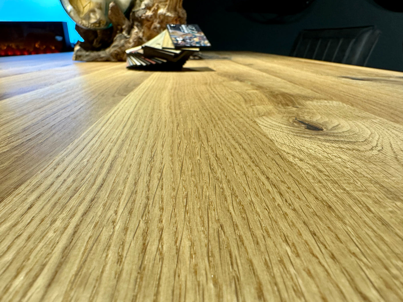 Table de salle à manger Hamburg en chêne massif de 200 à 300 cm, épaisseur 4 cm, bois huilé avec piétement en métal en X noir, 6 tailles