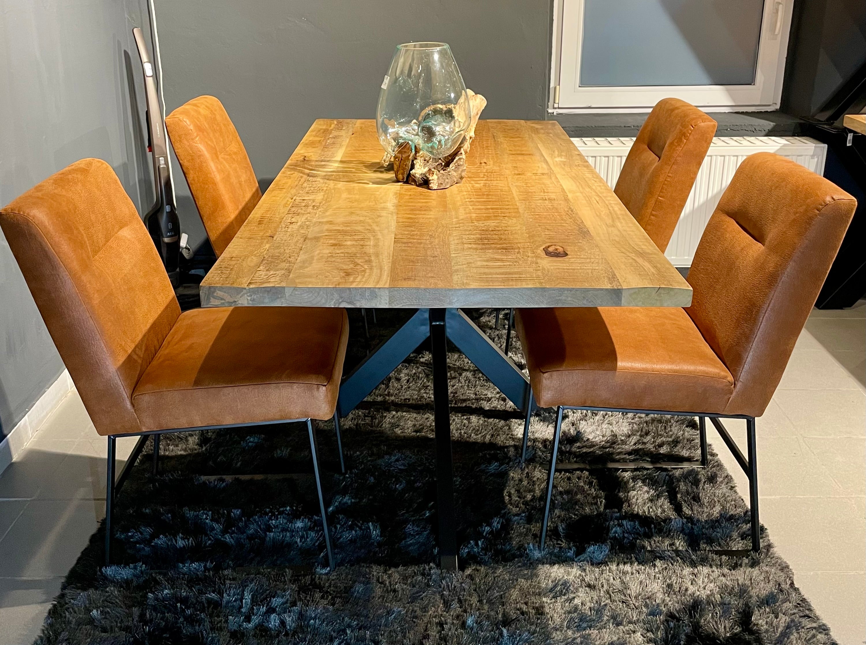 Esstisch Kalkutta Mango massiv 160 bis 240 in 4 cm Holz Dicke mit Spider Gestell in 5 Größen