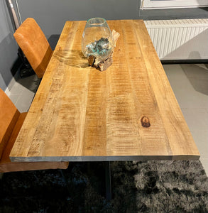 Esstisch Kalkutta Mango massiv 160 bis 240 in 4 cm Holz Dicke mit Spider Gestell in 5 Größen