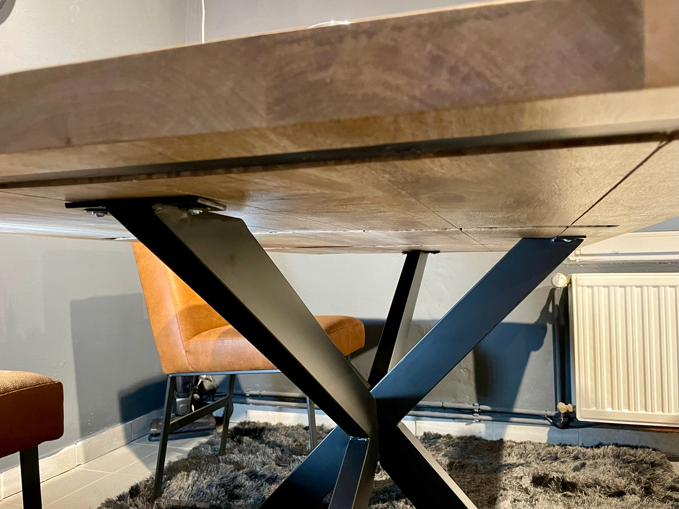 Esstisch Kalkutta Mango massiv 160 bis 240 in 4 cm Holz Dicke mit Spider Gestell in 5 Größen