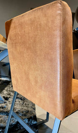 Stuhl Breda Mikrofaser in Cognac Braun mit Metallgestell