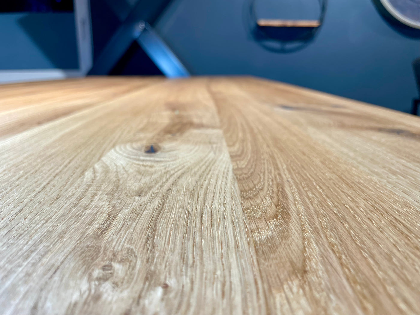 Table à manger Cologne chêne massif 200 à 300 cm d'épaisseur 4 cm bois huilé avec piètement métallique araignée noir 6 tailles