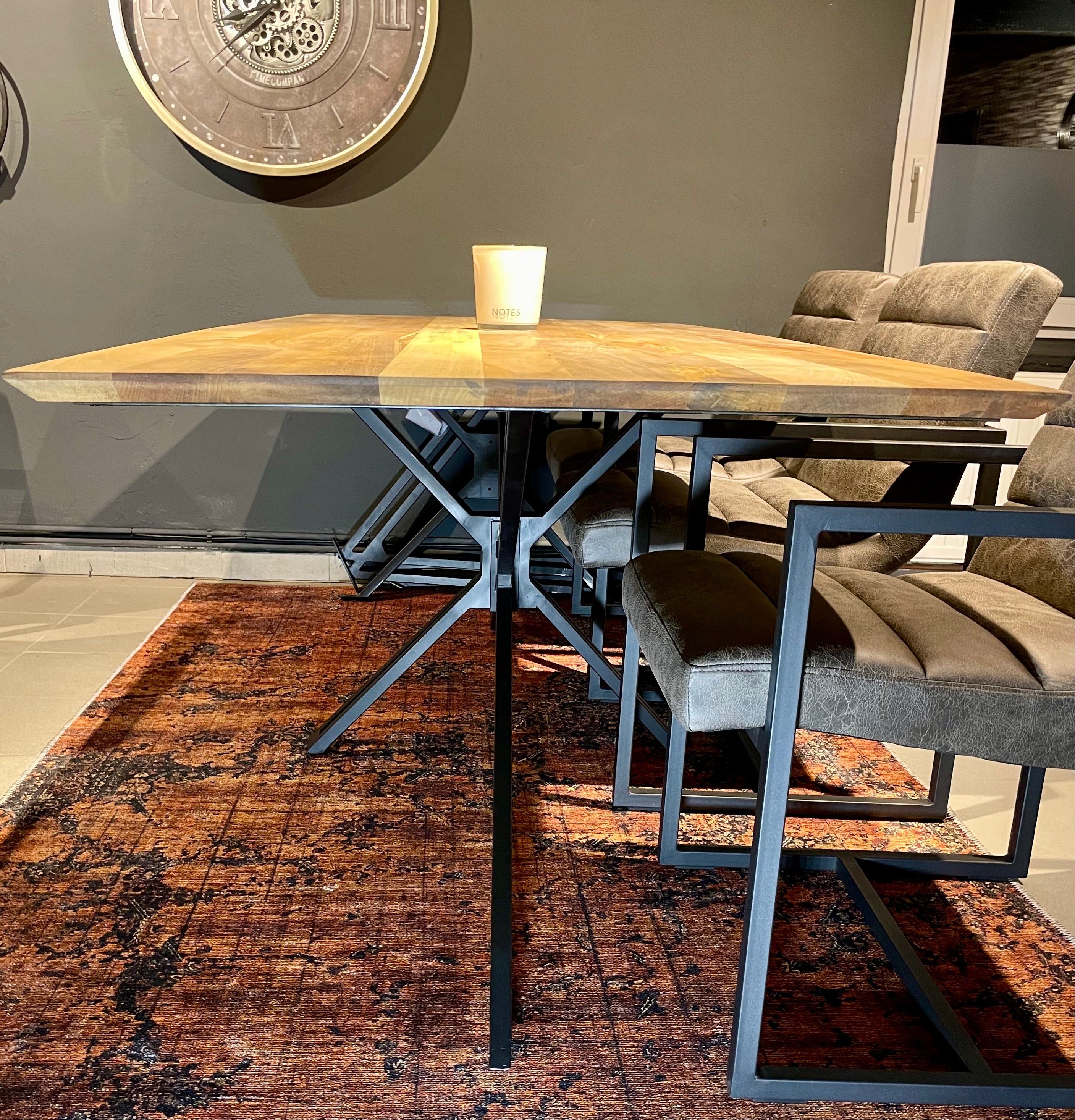 Esstisch Madras Mango massiv 120 bis 220 mit "Schweizer Kante" Echtholz mit Design Spider Gestell in 6 Größen