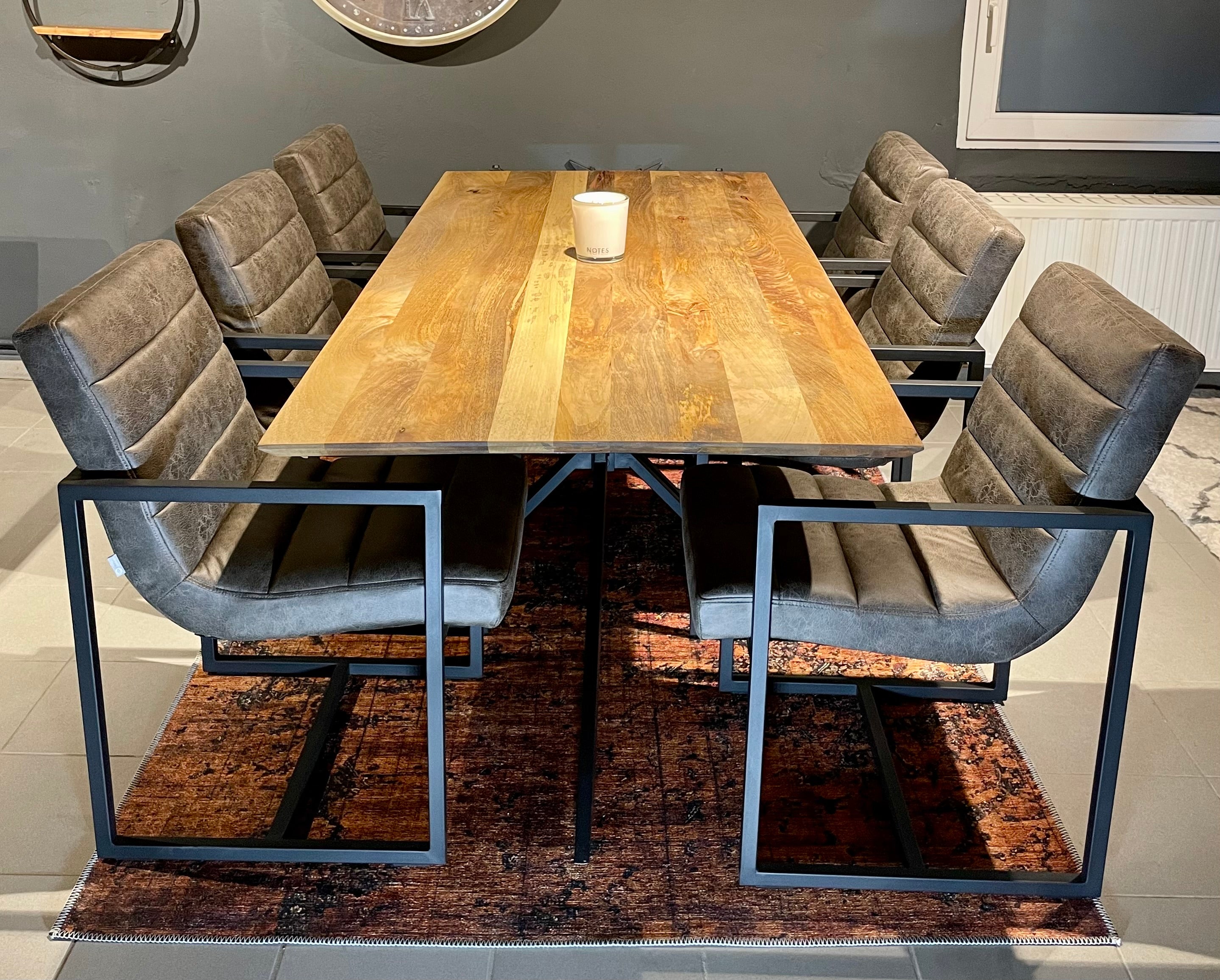Esstisch Madras Mango massiv 120 bis 220 mit "Schweizer Kante" Echtholz mit Design Spider Gestell in 6 Größen