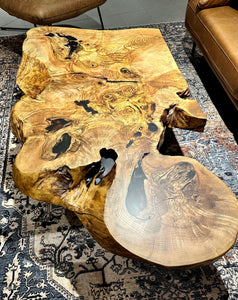 Massiver Epoxid Couchtisch aus Edelesche Holz 150 cm Epoxy Wohnzimmer Tisch Echtholz