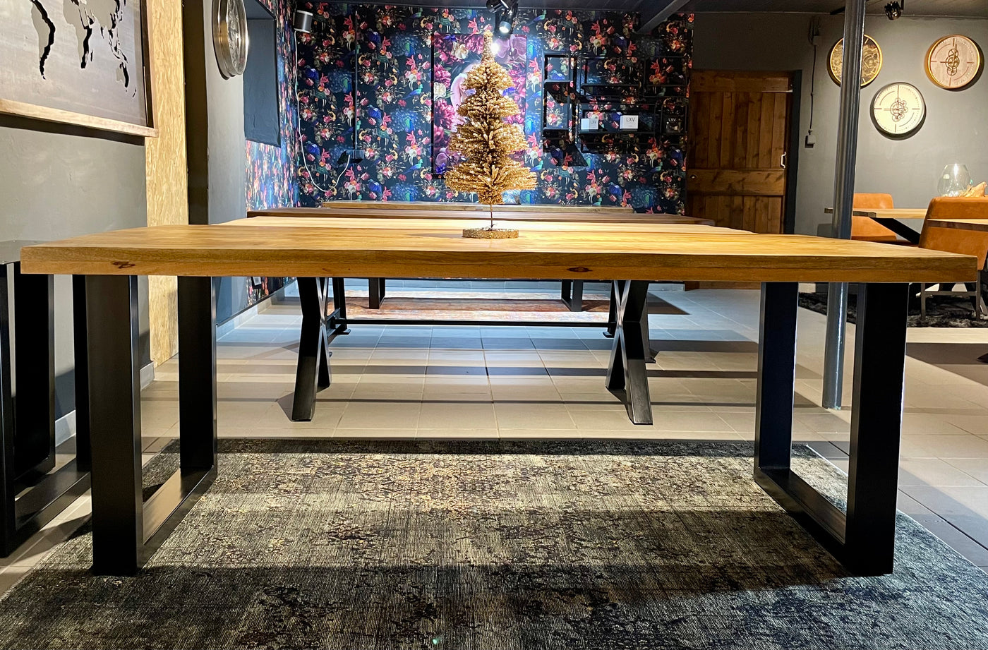 Esstisch Mumbai Mango 200 bis 300 in 6 cm Dicke Holz mit U Metall Gestell schwarz massiv 4 Größen