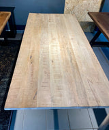 210 cm Mango hell Holz Esstisch Malibu mit X Metall Gestell schwarz 4 cm massiv