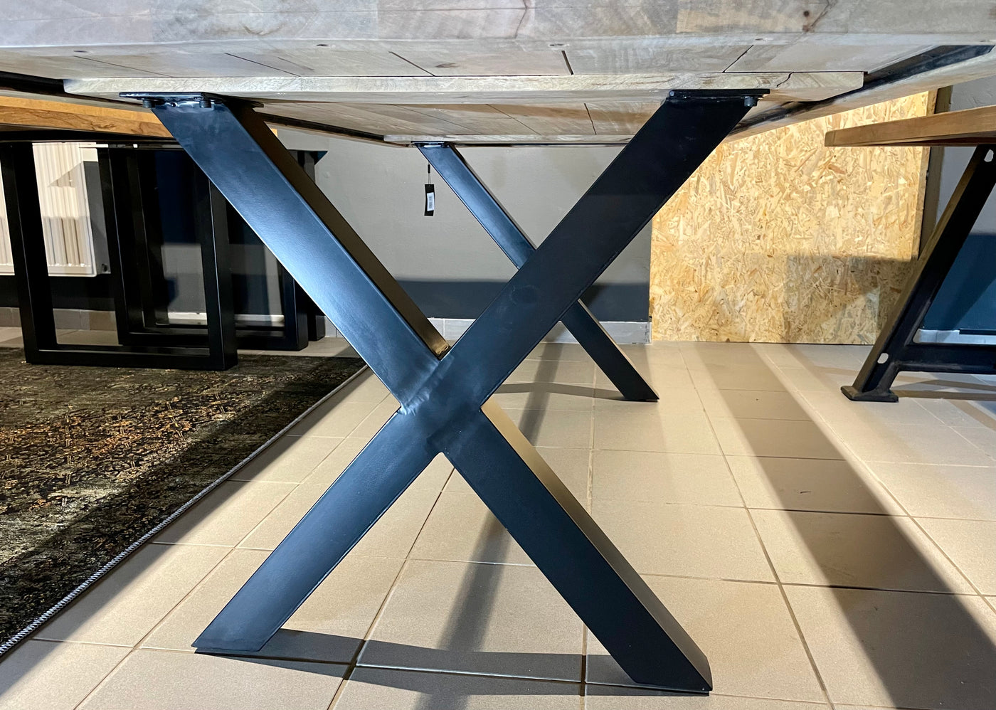 210 cm Mango hell Holz Esstisch Malibu mit X Metall Gestell schwarz 4 cm massiv