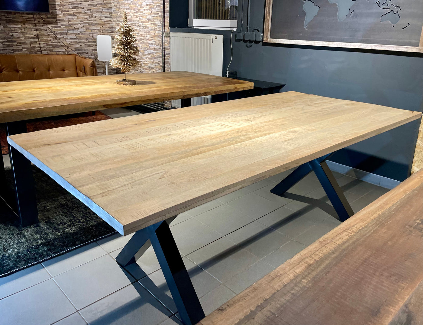 210 cm Mango hell Holz Esstisch Malibu mit X Metall Gestell schwarz 4 cm massiv