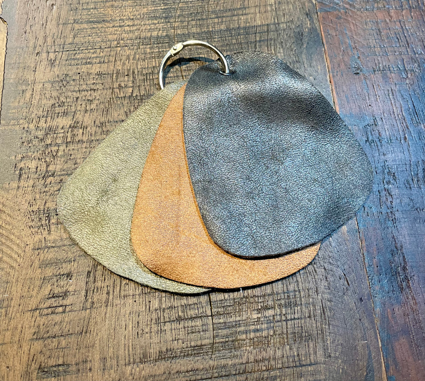 Freischwinger Stuhl Amaro Kunstleder in 3 Farben Cognac Grün Anthrazit mit Metallgestell