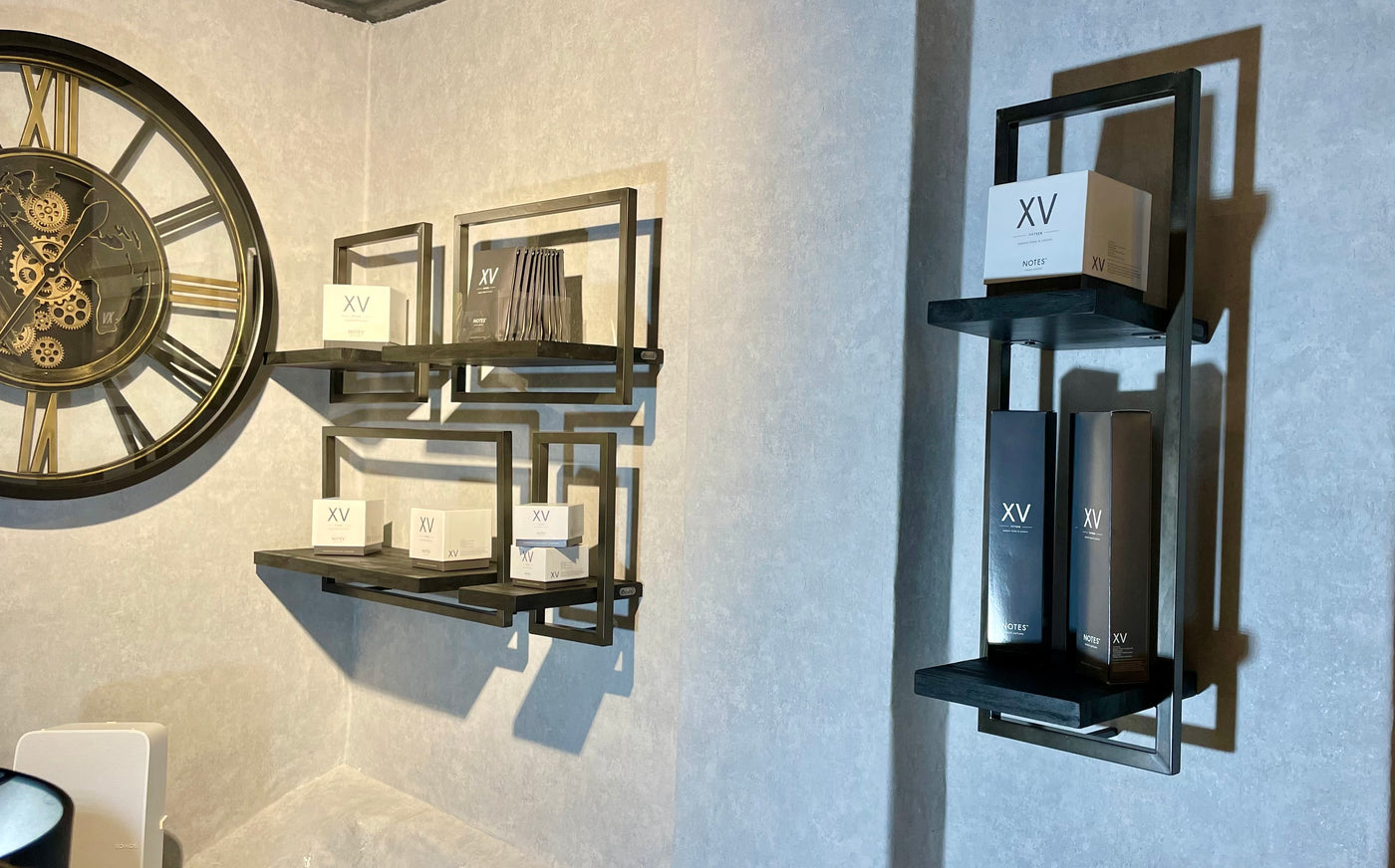 BLACK SHELFMATE Type B étagère murale noire meuble industriel teck métal acier brut étagère suspendue style industriel étagère aspect vieilli teck bois