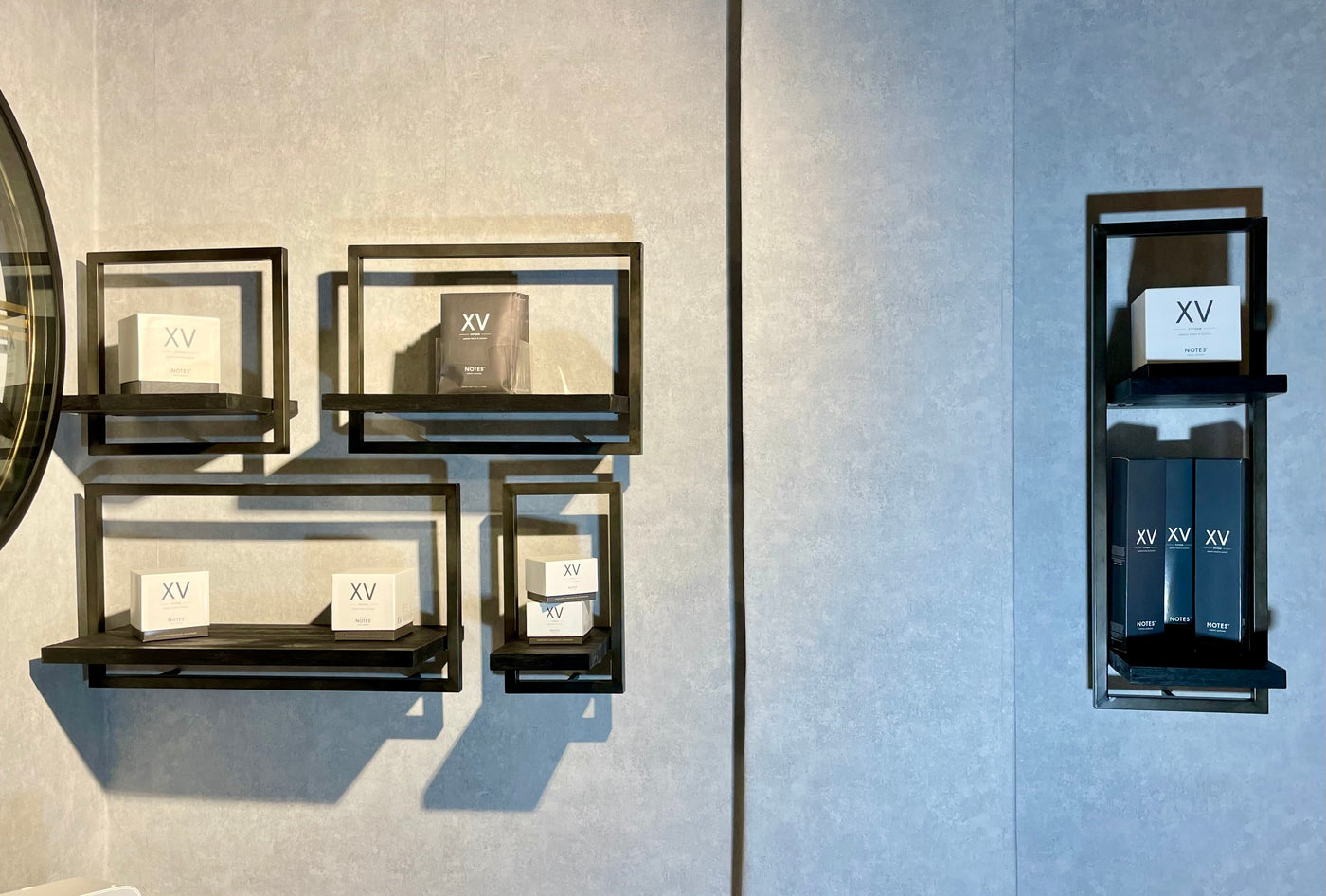 BLACK SHELFMATE Type B étagère murale noire meuble industriel teck métal acier brut étagère suspendue style industriel étagère aspect vieilli teck bois