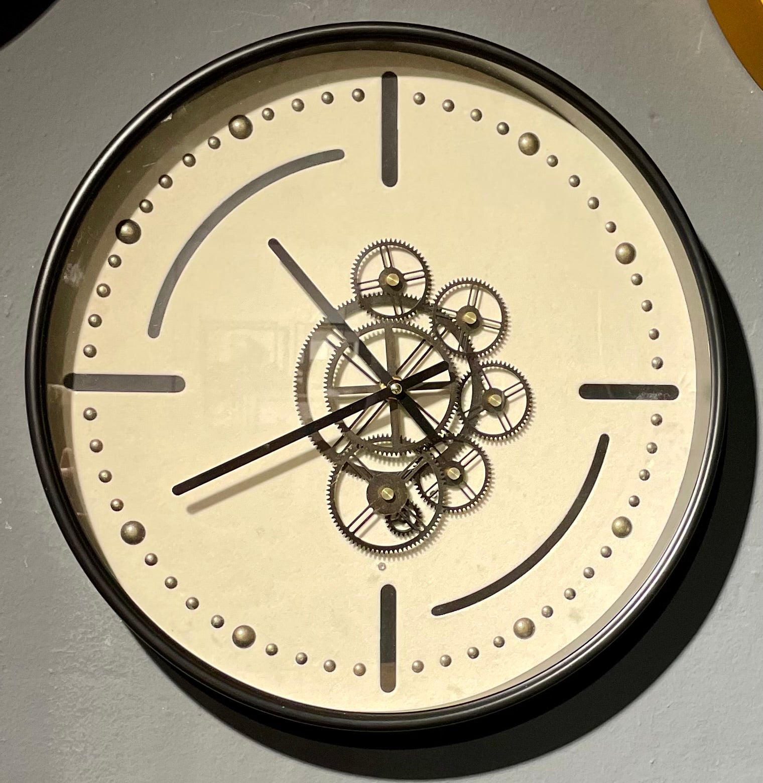 Denver Zahnrad Wanduhr 46 cm Schwarz weiss animiert drehend