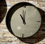 Lade das Bild in den Galerie-Viewer, Oviedo Beton Look Wanduhr 48 cm Schwarz Anthrazit grau
