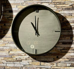 Lade das Bild in den Galerie-Viewer, Oviedo Beton Look Wanduhr 48 cm Schwarz Anthrazit grau
