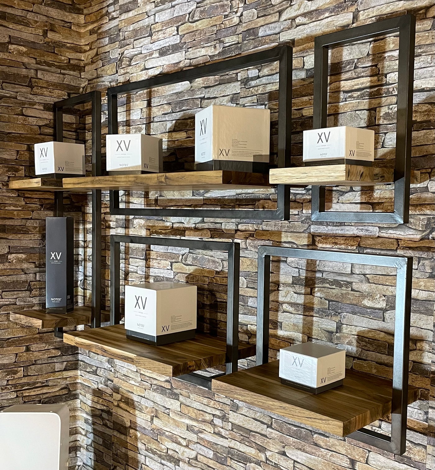 SHELFMATE Typ B Wandregal Industrial Möbel Teakholz Metall schwarz Blankstahl Hängeregal Industrie Stil Regal Used Look Teak Holz