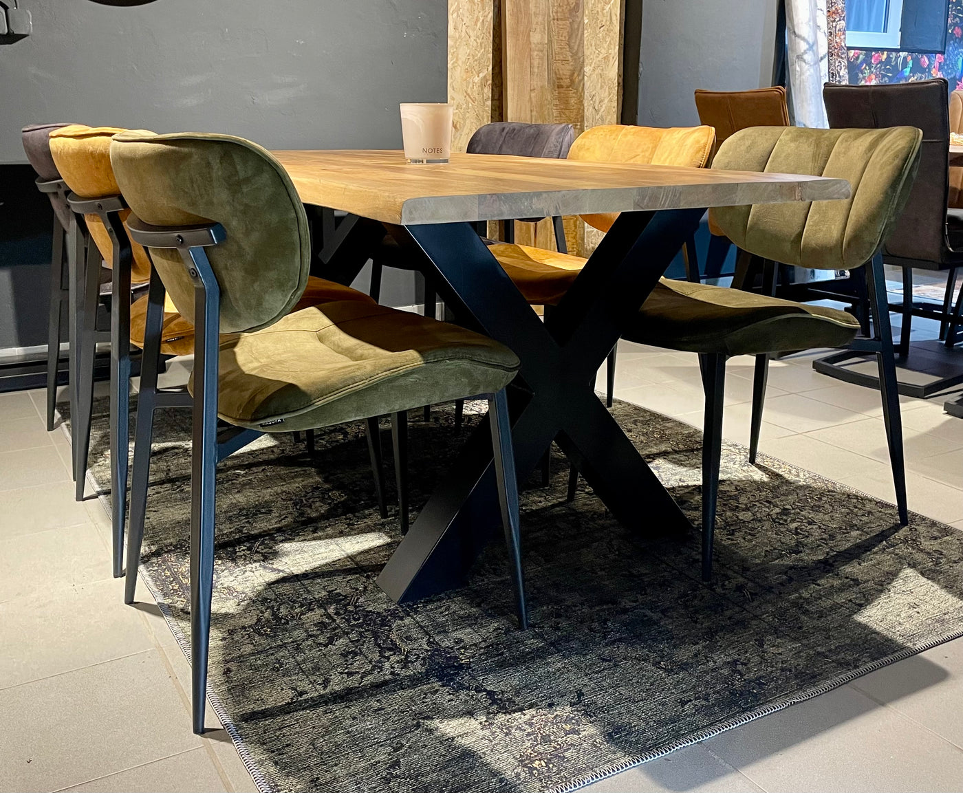 Baumkante Esstisch Puri Mangoholz 180 bis 240 in 4 cm mit X Gestell massiv 4 Größen