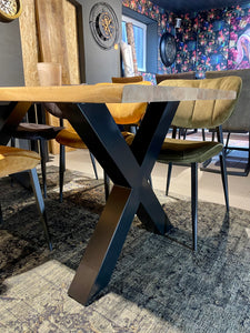 Baumkante Esstisch Puri Mangoholz 180 bis 240 in 4 cm mit X Gestell massiv 4 Größen