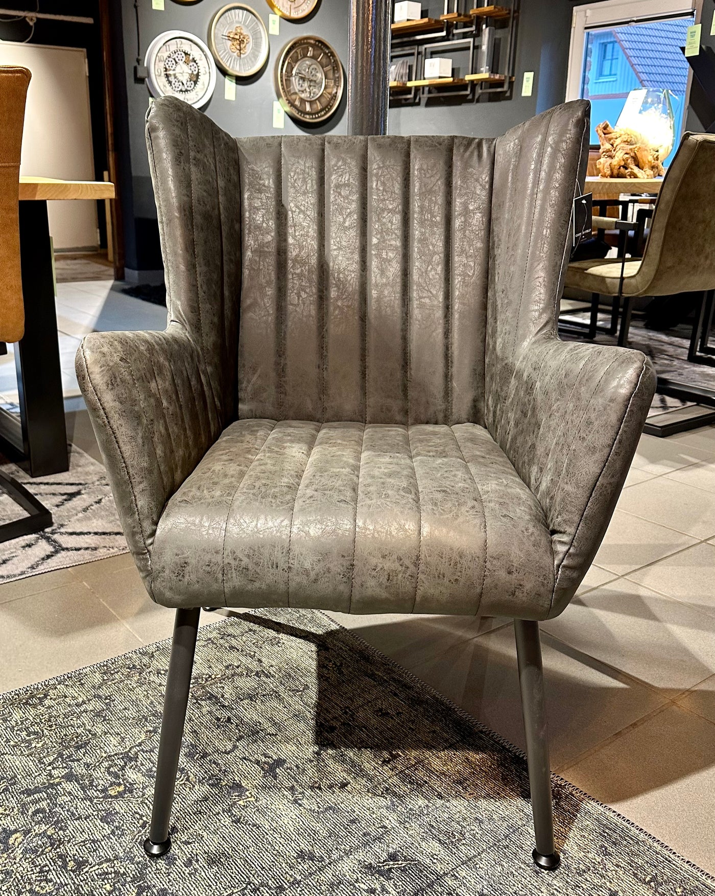 Fauteuil Foley en 2 coloris cognac anthracite similicuir