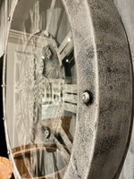 Lade das Bild in den Galerie-Viewer, 80 cm KOMPASS Wanduhr mit Zahnrad beige grau
