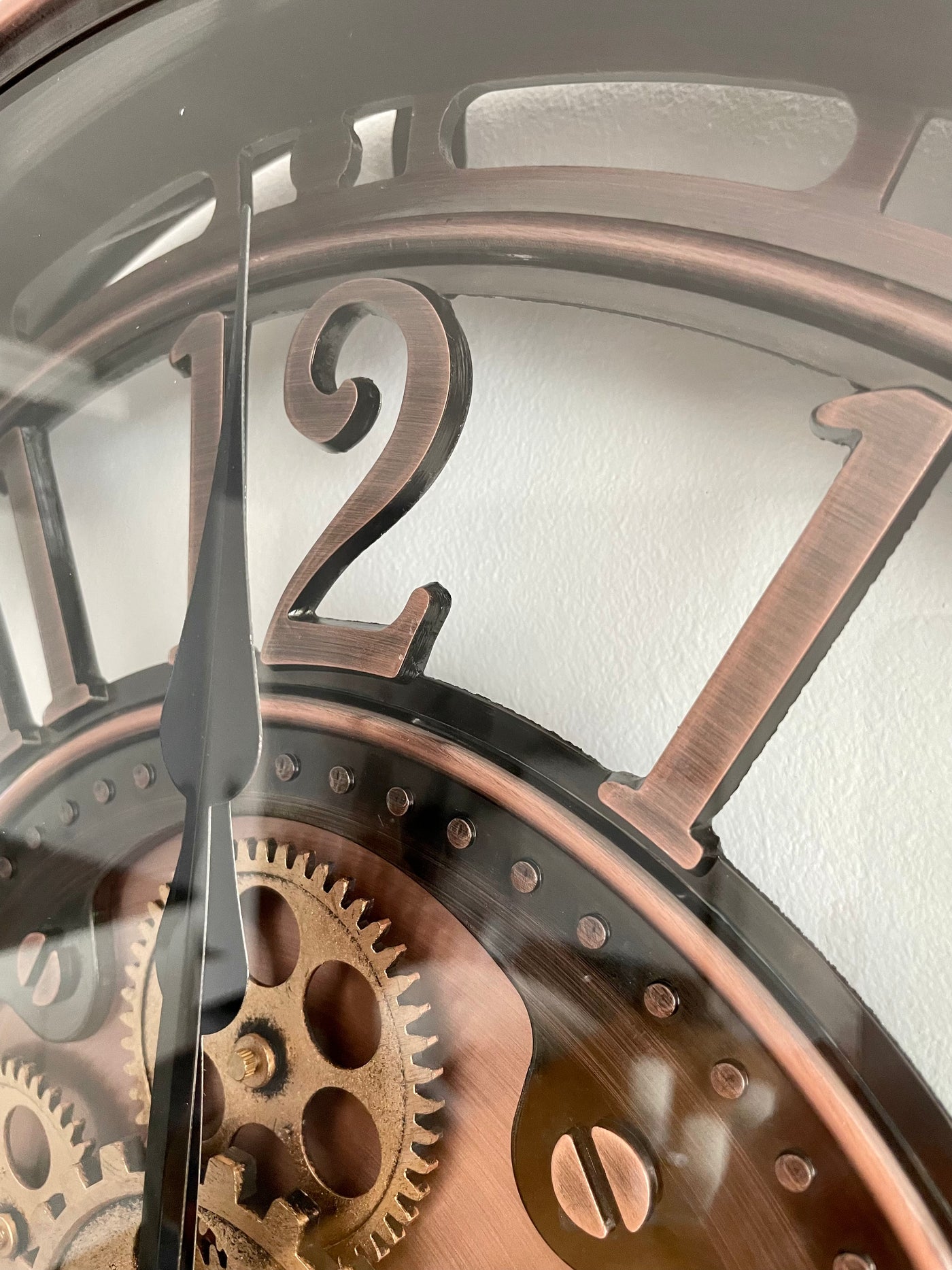 Wanduhr Zahnrad Berlin Zählwerk Animation Kupfer 55 cm