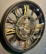 Lade das Bild in den Galerie-Viewer, 60 cm Weltkarte Wanduhr Zahnrad schwarz gold beweglich mit Zahnrädern

