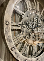Lade das Bild in den Galerie-Viewer, 80 cm KOMPASS Wanduhr mit Zahnrad beige grau
